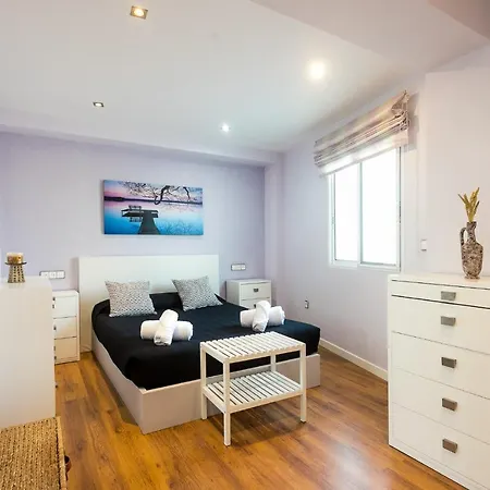 Apartup Naranjos شقة *